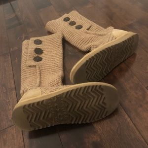 Knitted Uggs